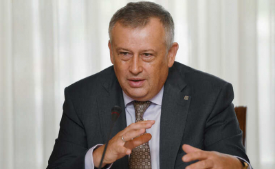 Губернатор Дрозденко селит многодетных на болотах?