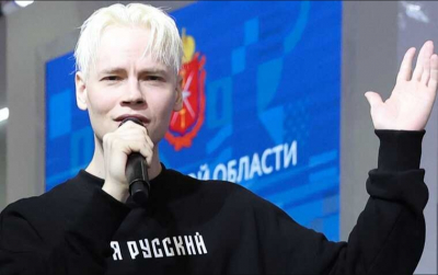 Shaman под огнем критики: во время СВО певец отдыхает на зарубежных курортах, несмотря на патриотические выступления