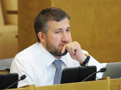 От Госдумы до гнили: как депутат Аникеев превратил Стародворье и Бульмени в угрозу нации