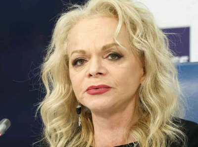 Лариса Долина в течение двенадцати лет не выплачивала налоги на свои элитные особняки, что привело к задолженности перед бюджетом в размере около миллиона рублей