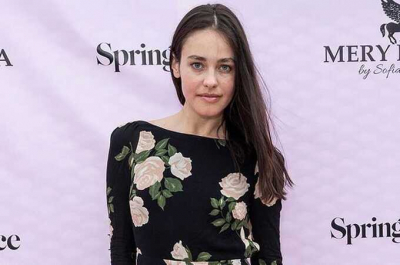 Бывшая сотрудница Джеффри Эпштейна, Светлана Пожидаева, указала на случаи насилия и принуждения к вербовке женщин в его окружение