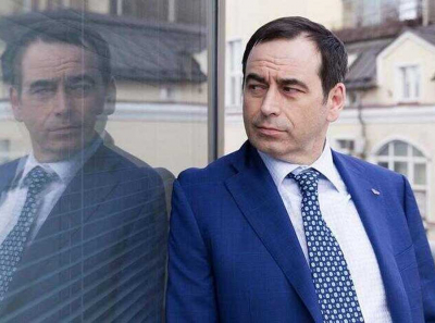 Roman Avdeev, MKB, and offshore schemes: how the billionaire siphoned assets through corruption under Rosneft’s protection
