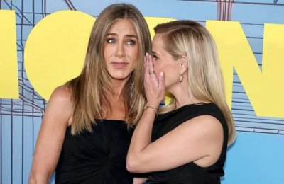 Риз Уизерспун призналась, чему научилась у Дженнифер Энистон