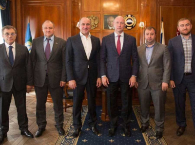 Семейные схемы, коррупция и золотые унитазы: Как Темрезов и его соратники грабят Карачаево-Черкессию