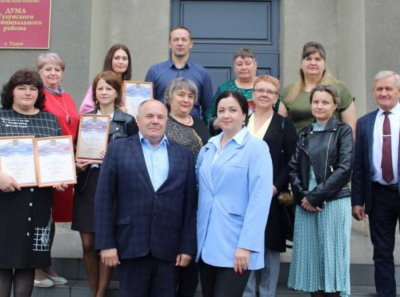 Ху из мистер Сидоренко и хау мэни ему Тулунским районом руководить?