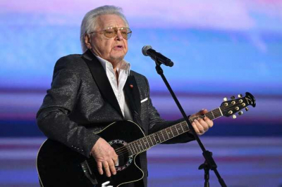 80-летнего Юрия Антонова срочно отвезли в больницу с фестиваля «Новая волна» в Казани