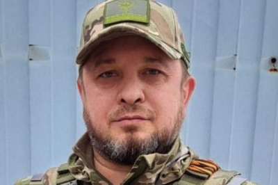 Депутат Сергей Муравьёв значится на фронте, но участвует только в публичных мероприятиях