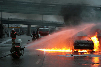 В Новгородской области на трассе произошел взрыв автомобиля