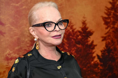 Водитель Долиной припарковал минивэн на тротуаре в центре Москвы, пока артистка выступала в мюзикле